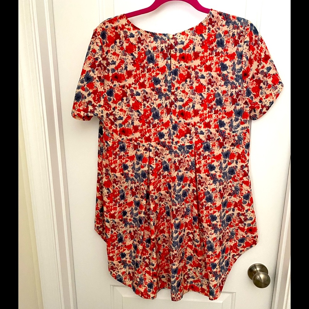 High-Low Short Sleeve Top